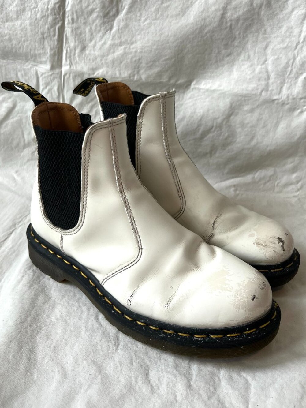 Dr Martens chelsea boots 2976 YS US womens 7 smooth white leather docs ankle